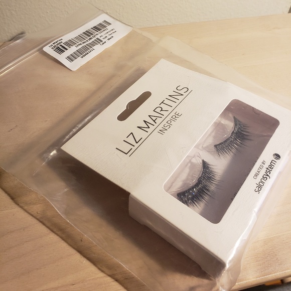 Liz Martins UK Inspired Lash w/ Glitters - Picture 4 of 5